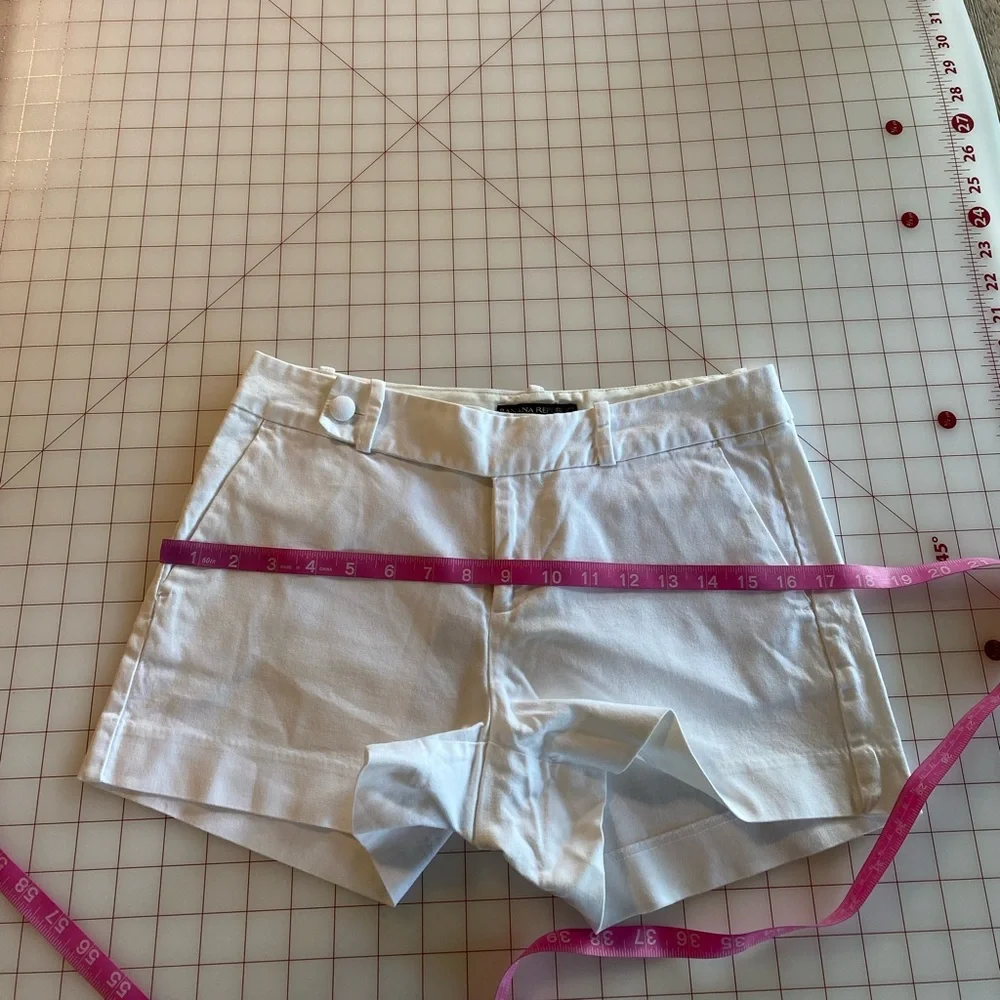 Banana Republic size 2 petite 2P white bermuda business casual summer shorts